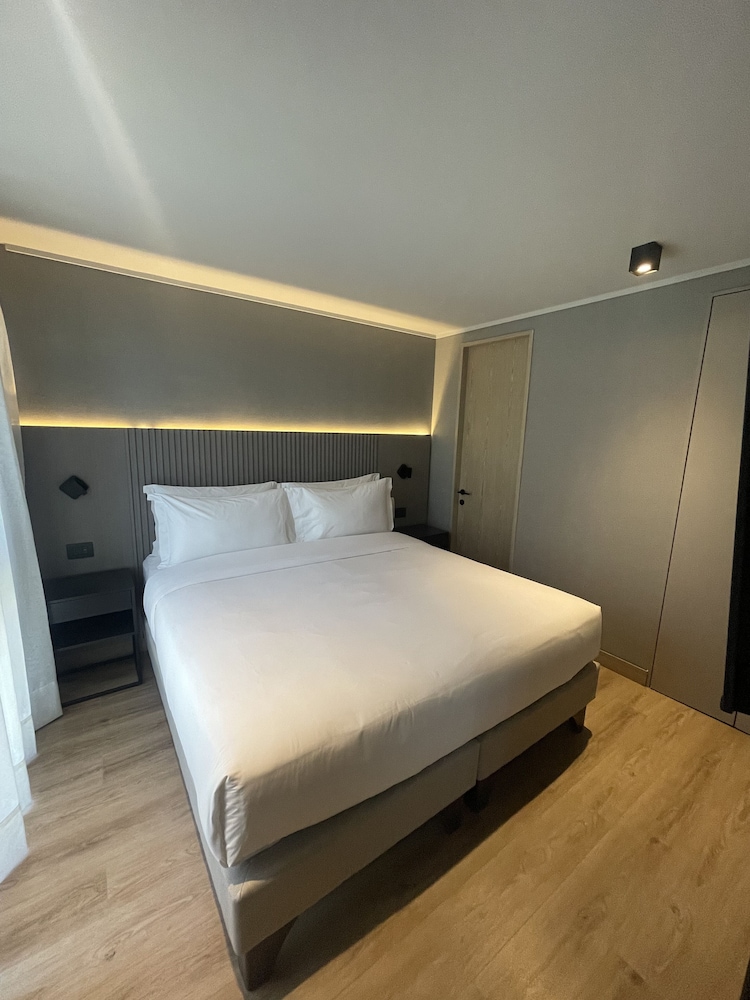 One Manquehue Aparthotel 15/31