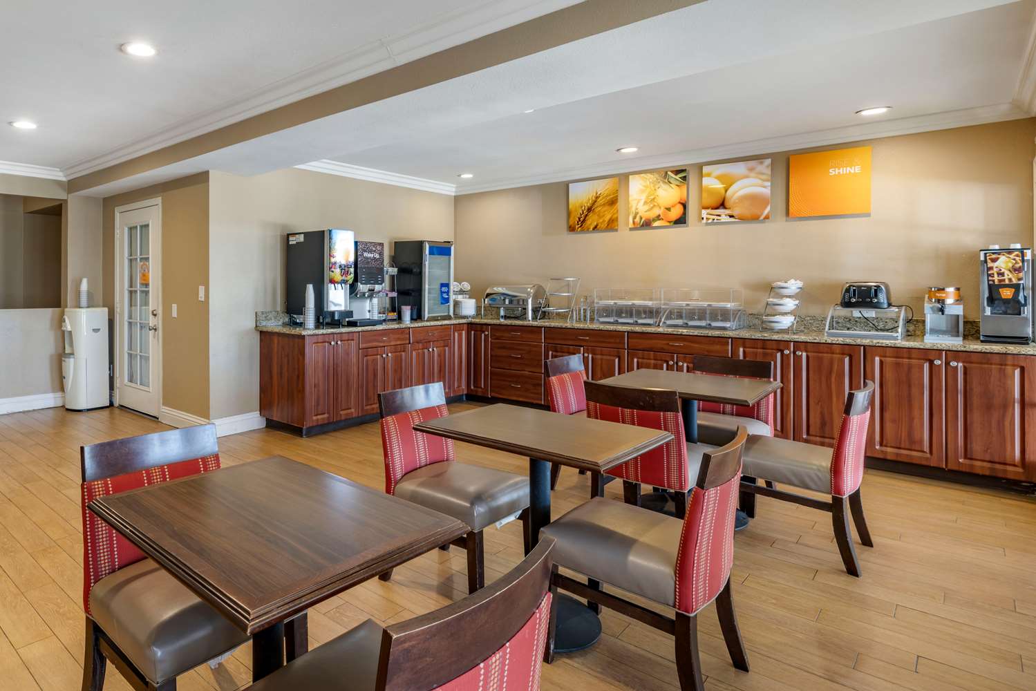 Comfort Suites San Clemente Beach 16/20