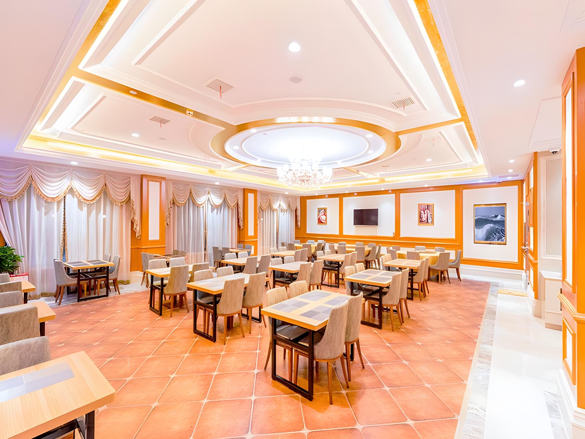 Vienna Hotel (Shanghai Gucun Park) 36/41