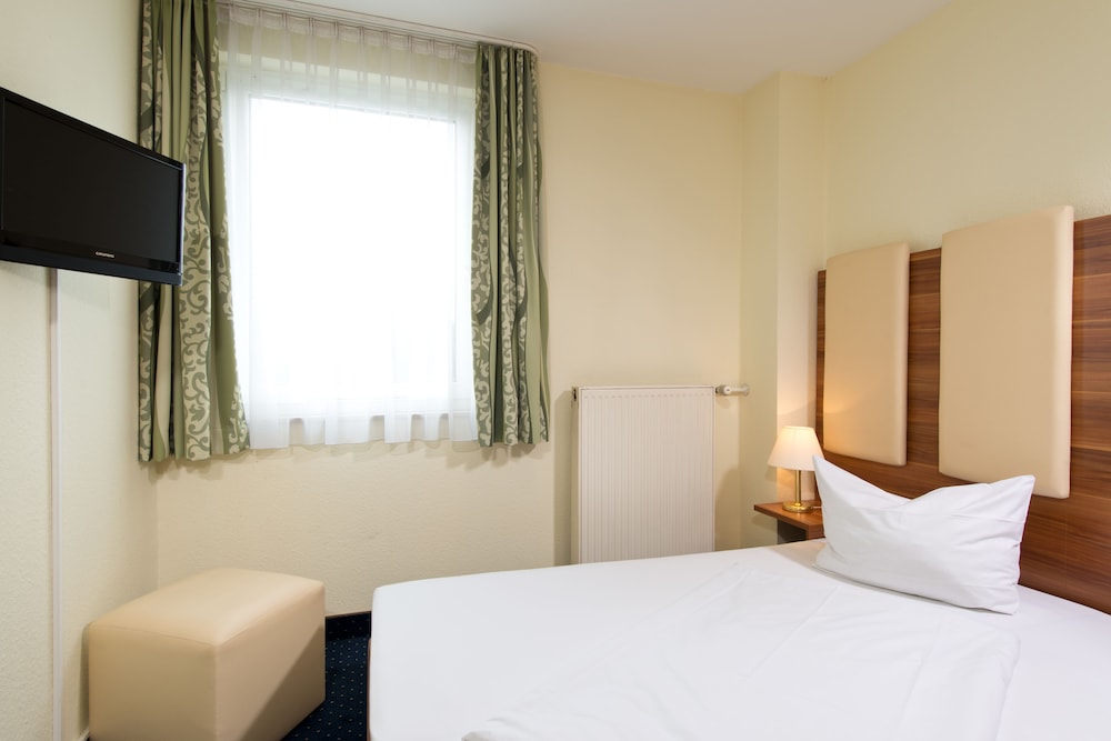 ACHAT Hotel Stuttgart Zuffenhausen 24/80