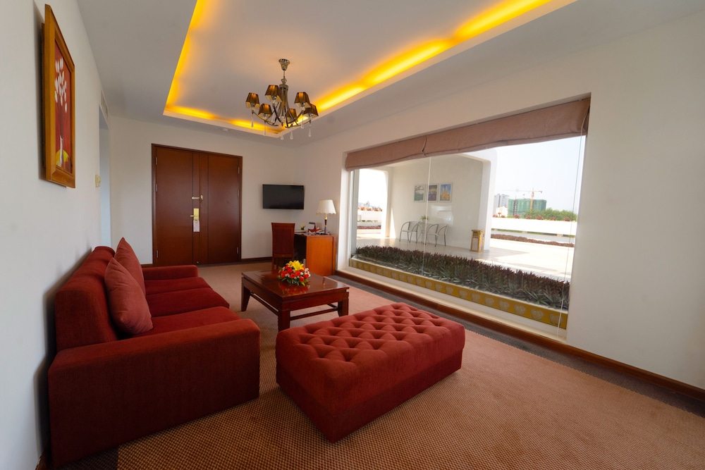 Century Riverside 46/74