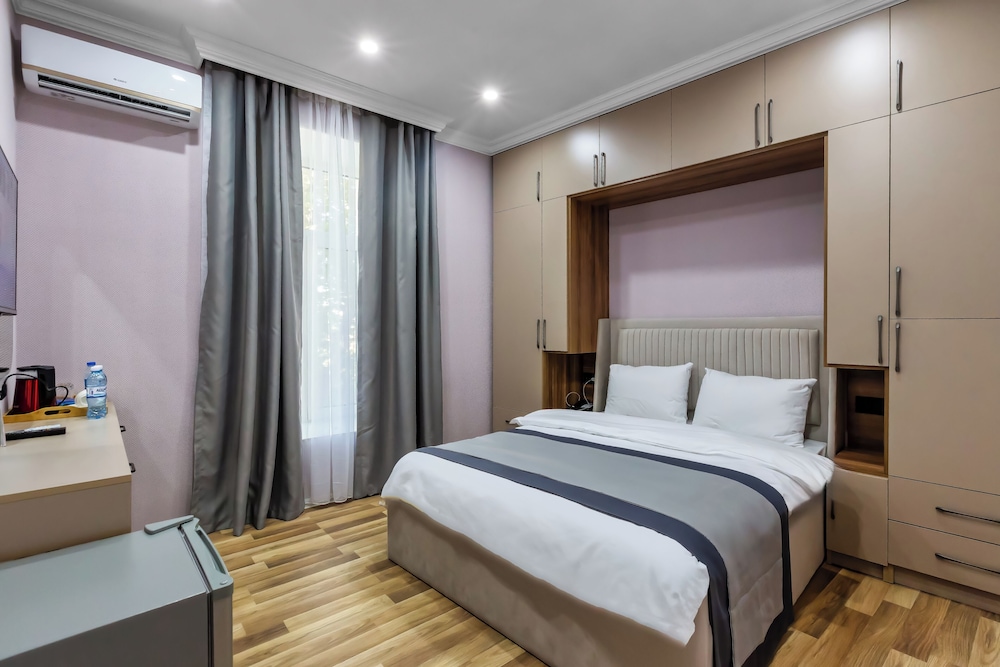 Hillside City Center Hotel 34/68