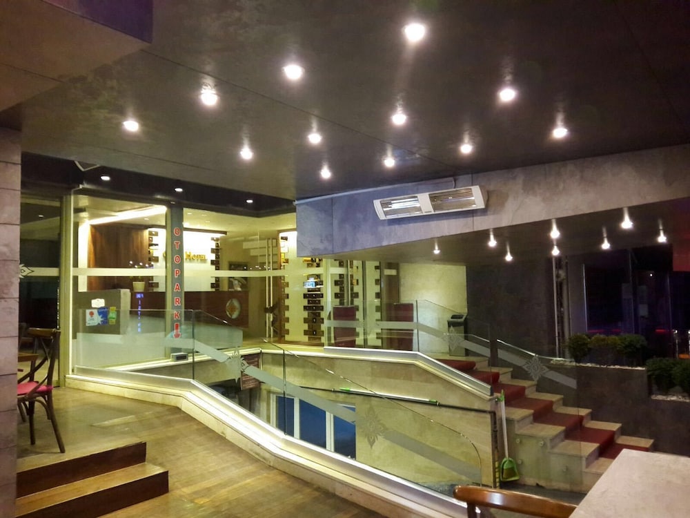 Orya Hotel 46/63