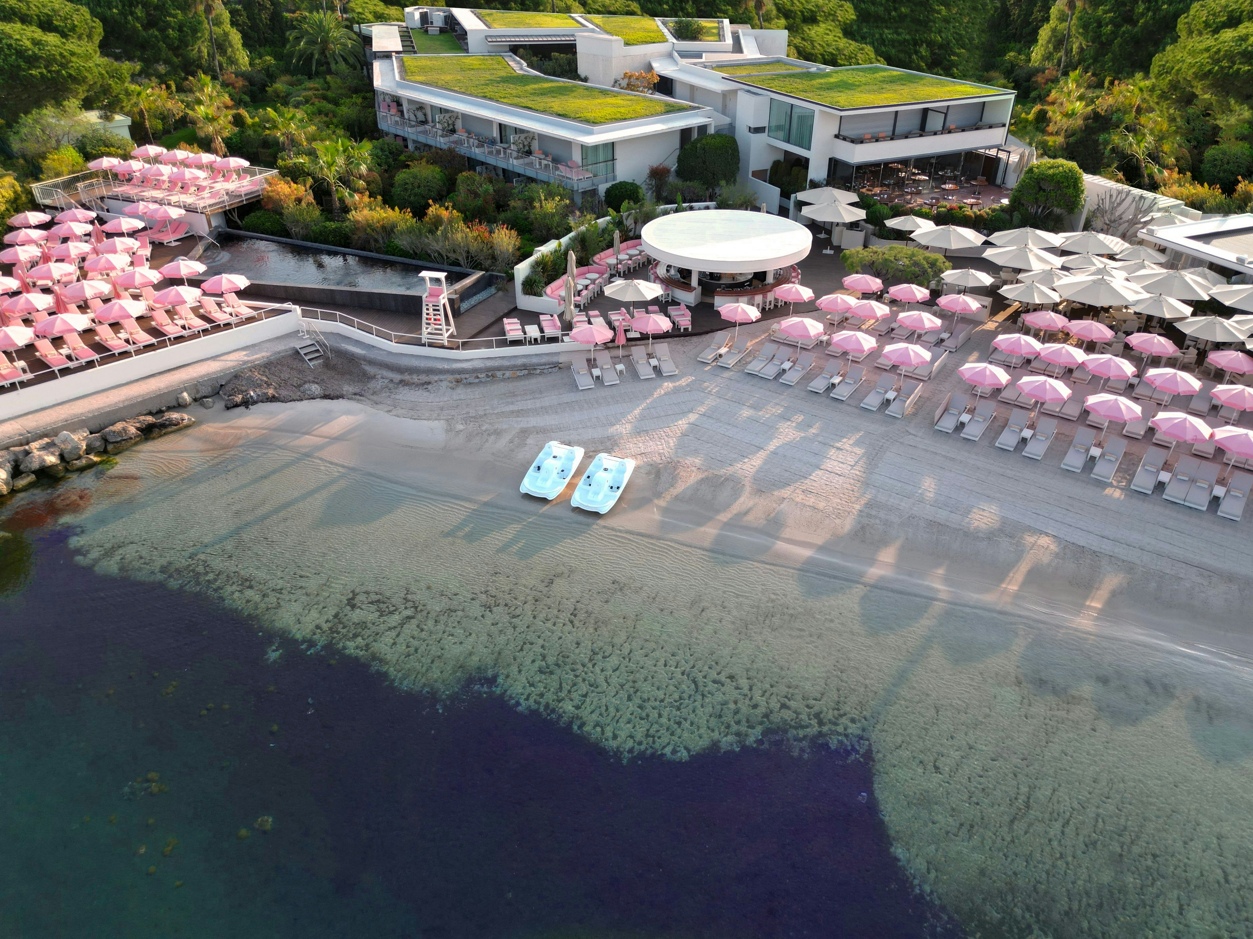 Cap D' Antibes Beach Hotel 43/45