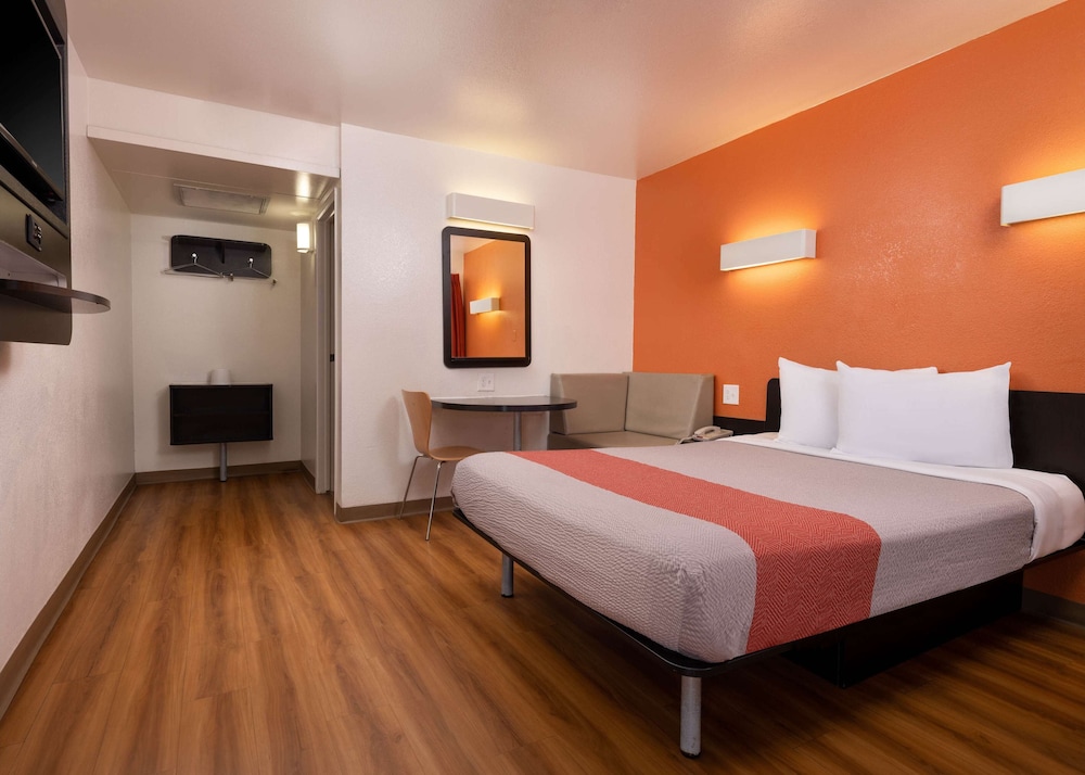 Motel6 Pismo Beach, CA 22/61