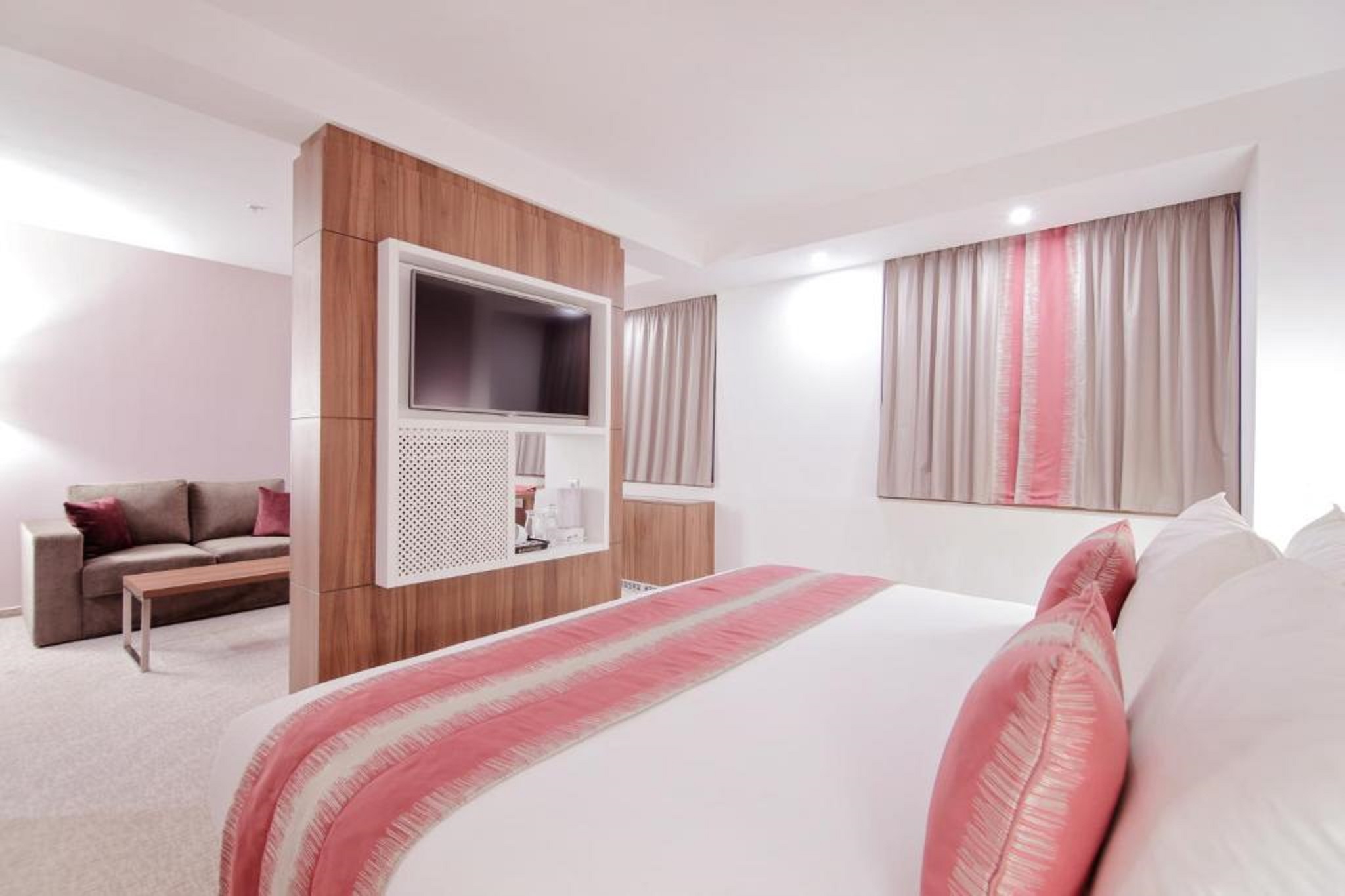 Business, King Bed