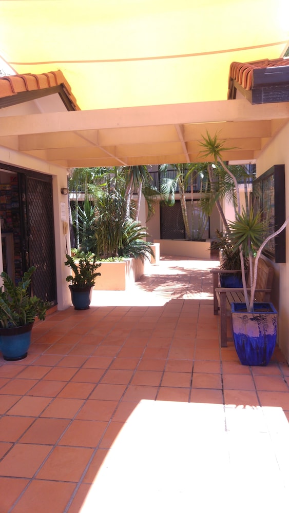 Chevron Palms Holiday Apartments 8/35