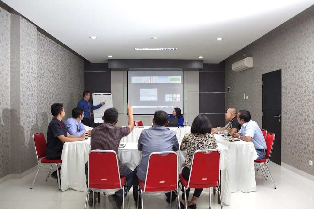 Cordela Hotel Medan 42/46