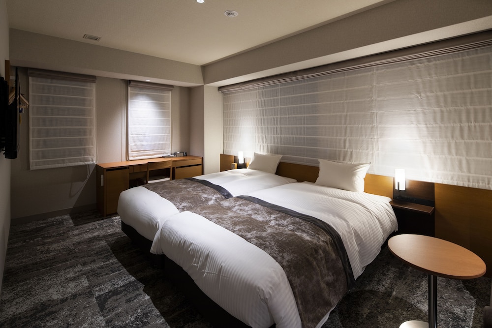 DELUXE, TWIN BEDS
