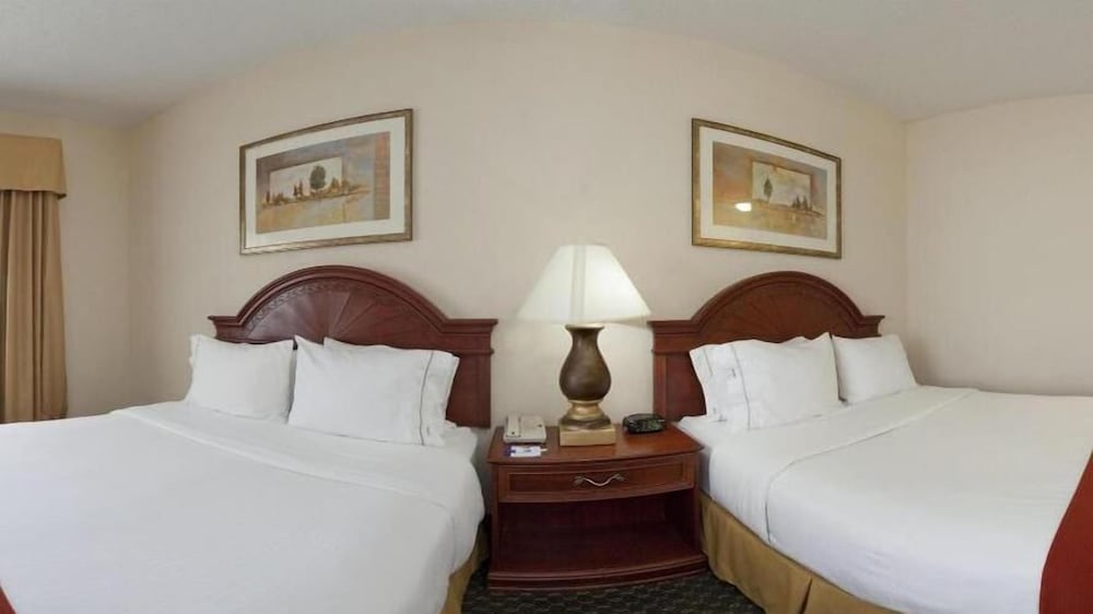 Comfort Inn & Suites Middletown - Franklin 10/33