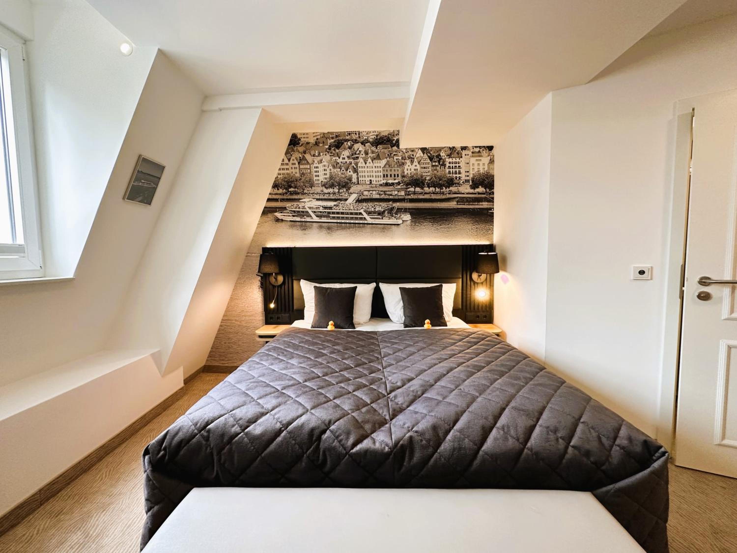 Room, Double Bed, Old Town View, Large