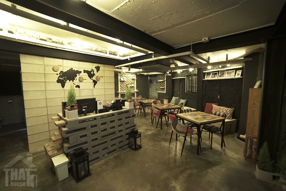 That House - Hostel 52/57
