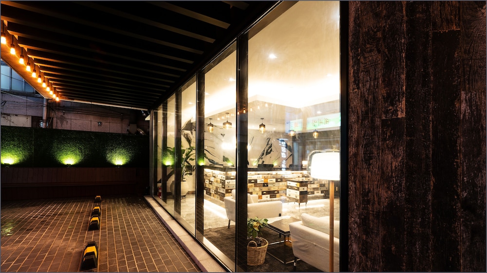 Lala Vianco Hotel 32/48