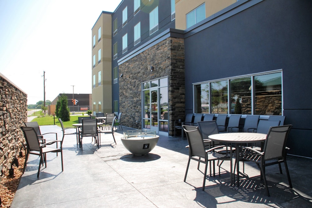 Fairfield Inn & Suites Winona 21/25
