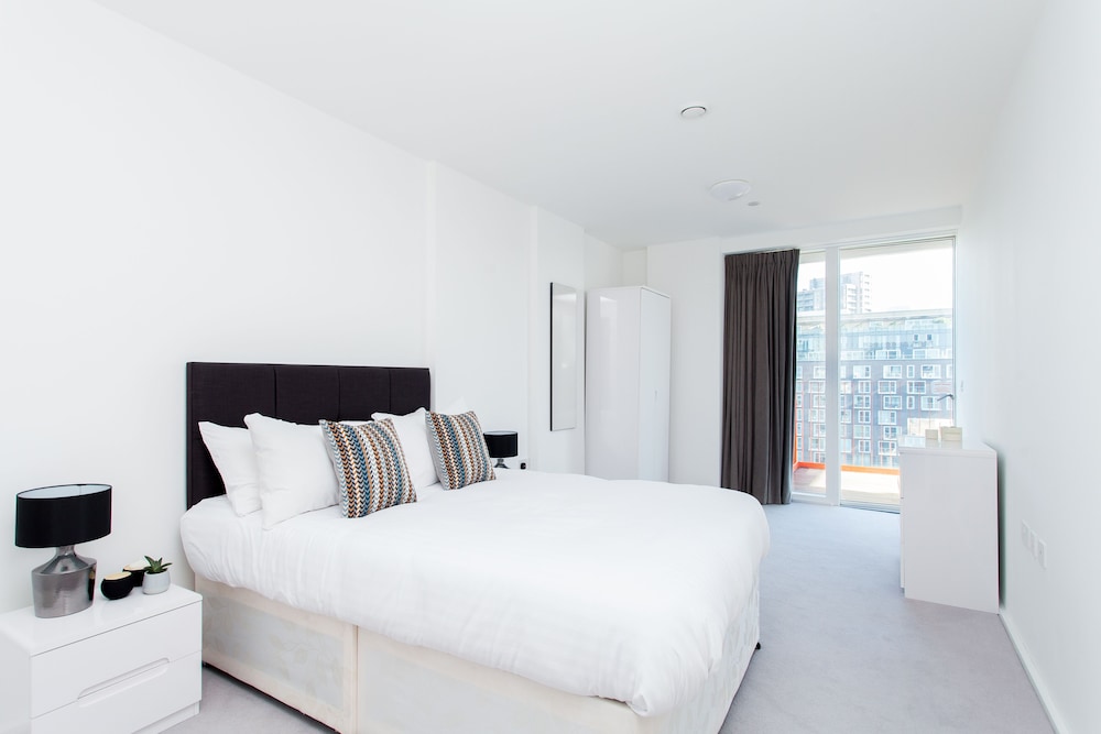 2 BEDROOMS, SUPERIOR, APARTMENT