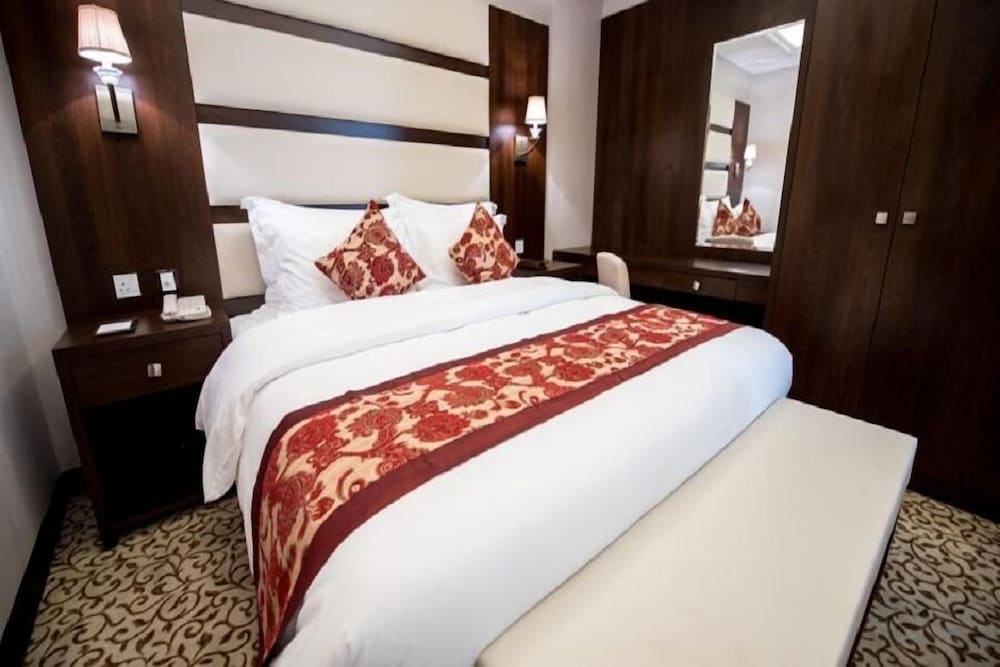 فندق جراند بارك(Verta Hotel Jeddah) 30/50