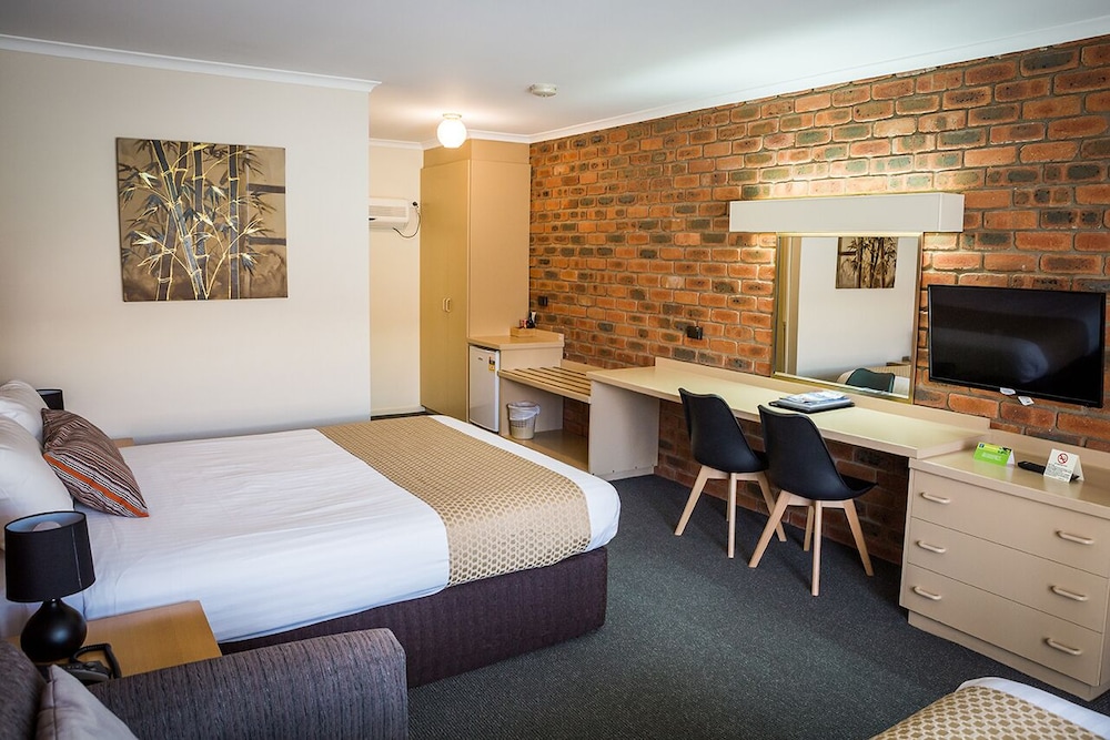 AUSTRALIAN SETTLERS MOTOR INN 11/25