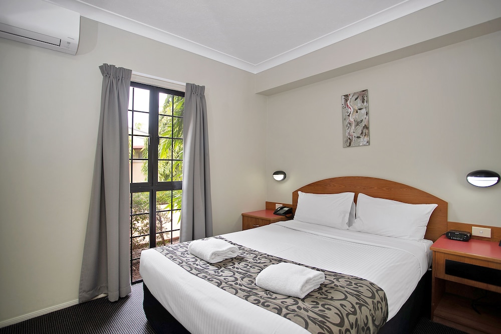 MACKAY RESORT MOTEL 16/65