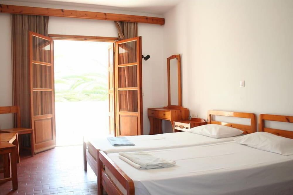ROOM, TRIPLE, SEA VIEW
