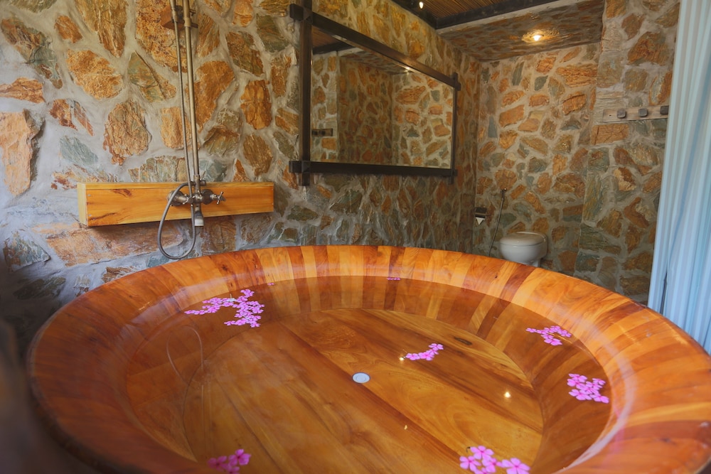 Mai Chau Ecolodge 47/72