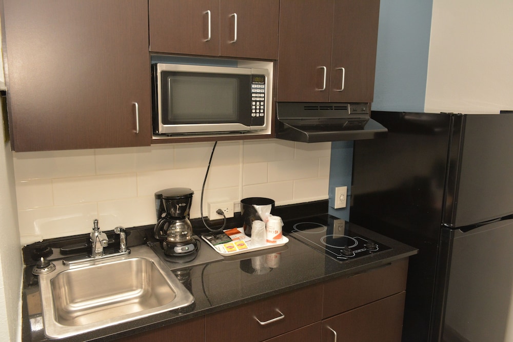 Quality Inn & Suites Kansas City Downtown 30/50