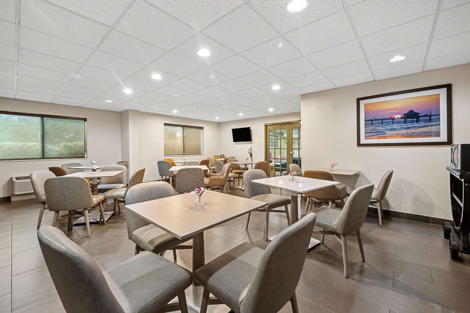 restaurant cafeteria