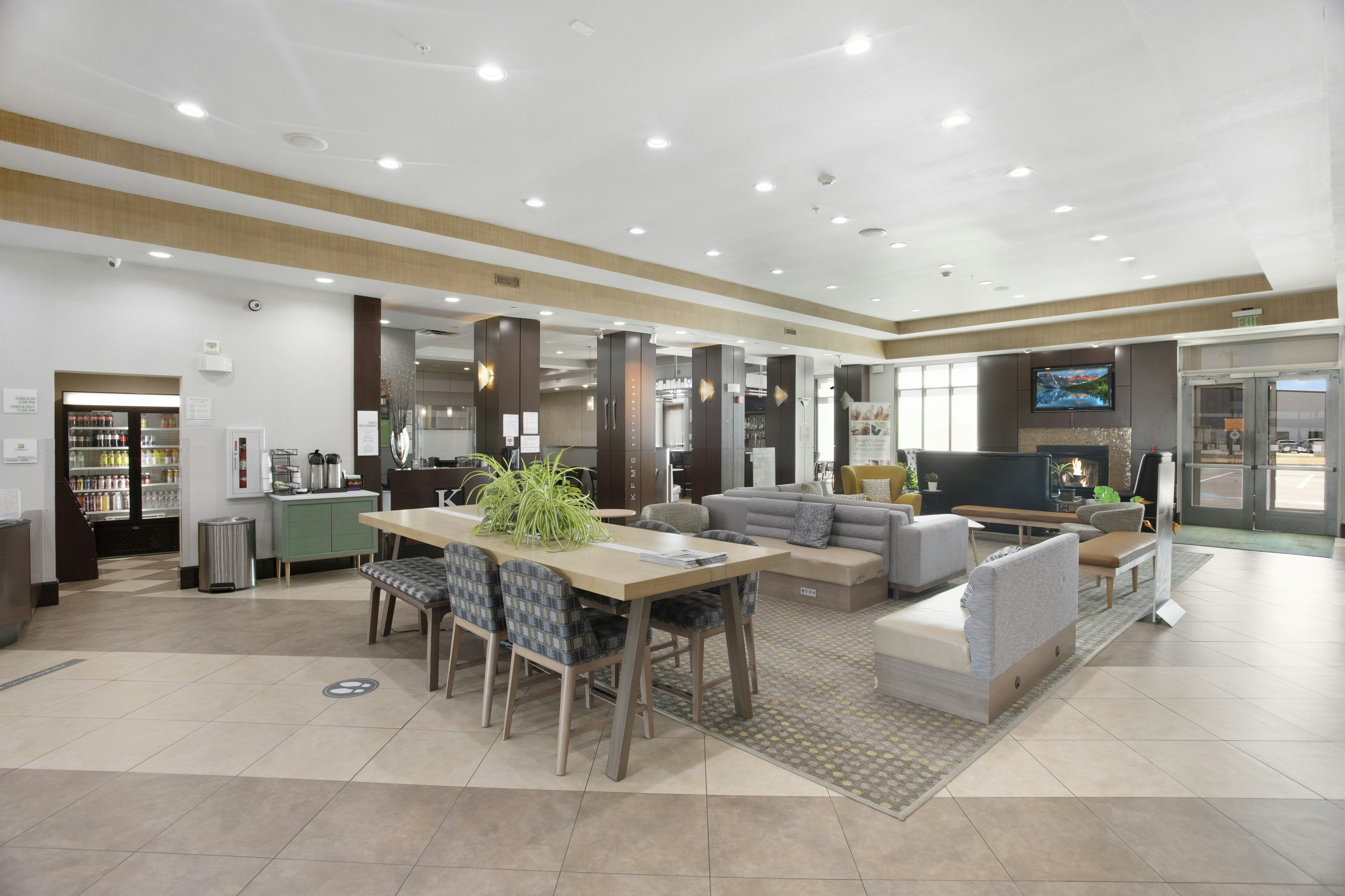 Holiday Inn Hotel And Suites Waco Northwest 33/59