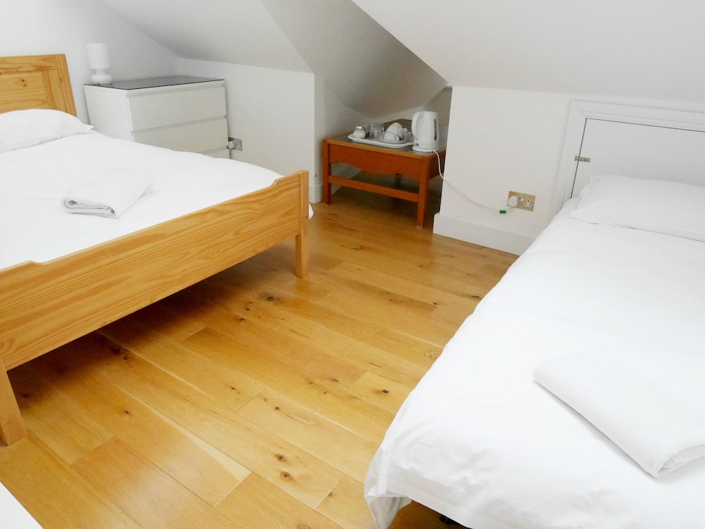 Kew Rooms 13/49