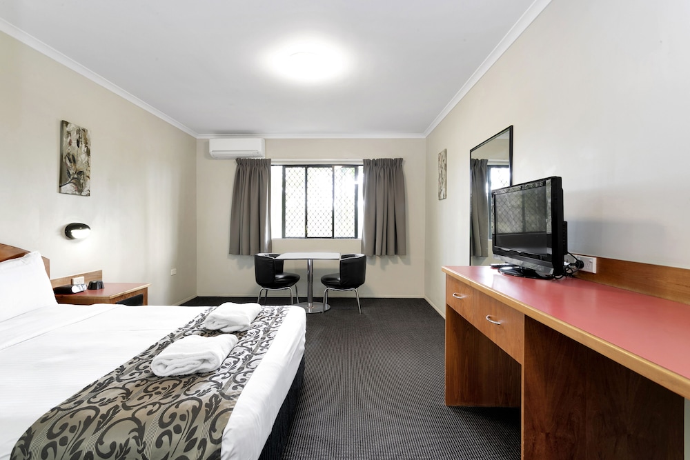 DELUXE, QUEEN BED