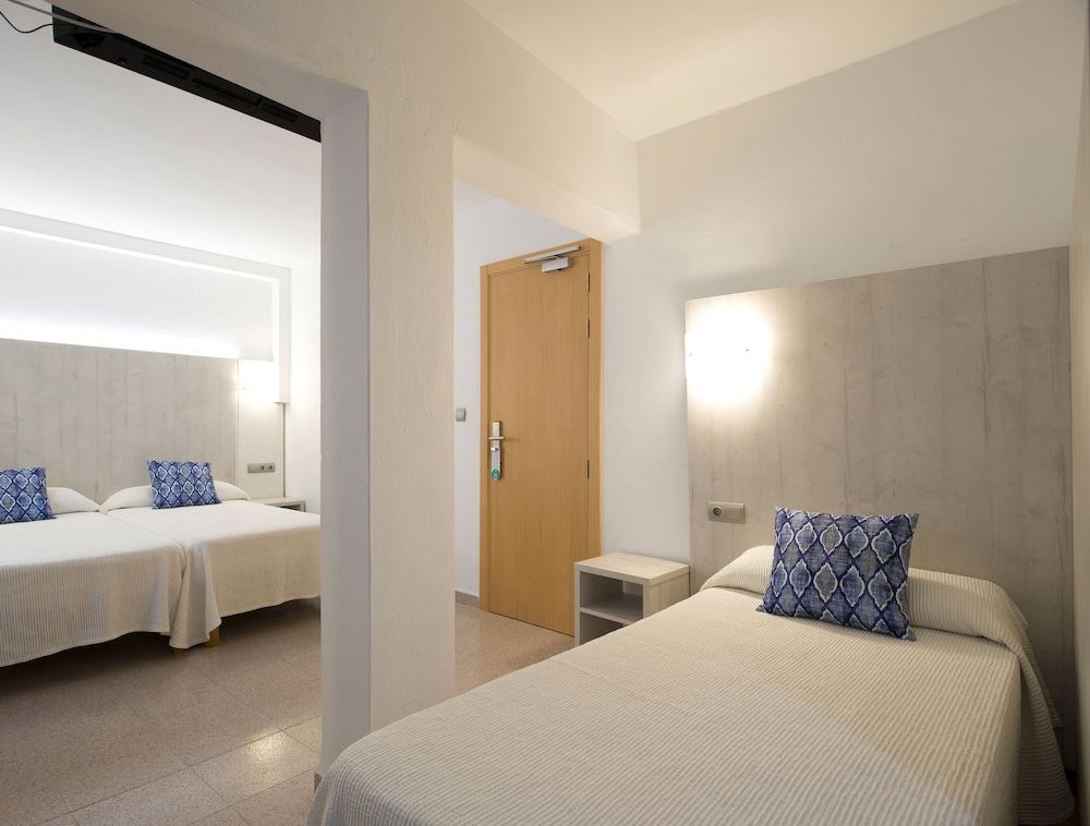 Roca Hostal 9/29