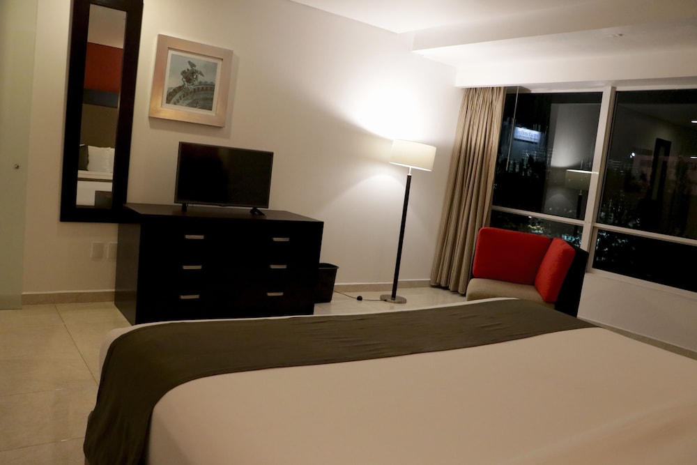 Hotel & Suites PF 35/43