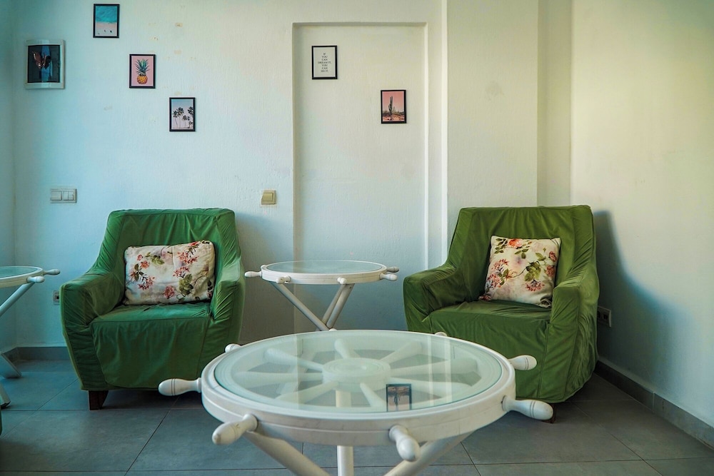 Nagi Beach Hotel 39/70
