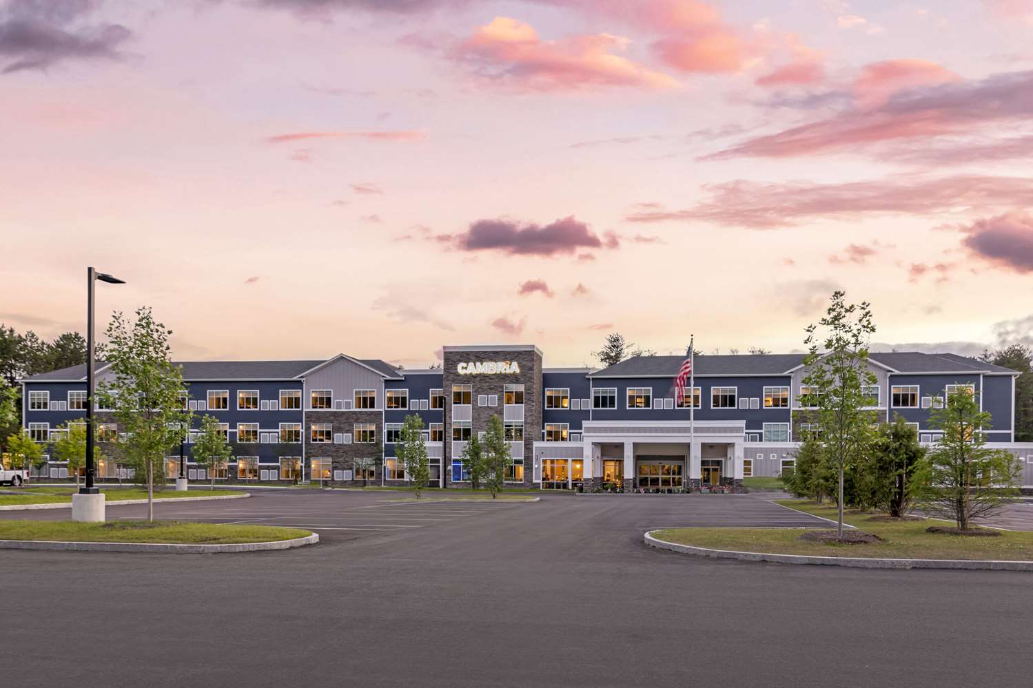 Cambria Hotel North Conway 3/27