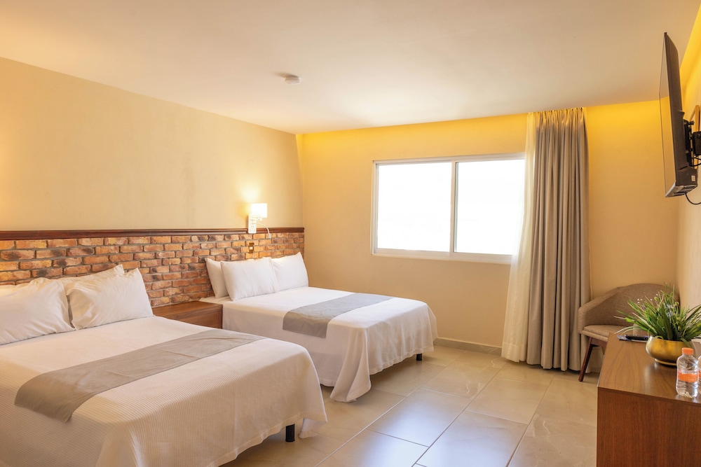 SUPERIOR, 2 DOUBLE BEDS