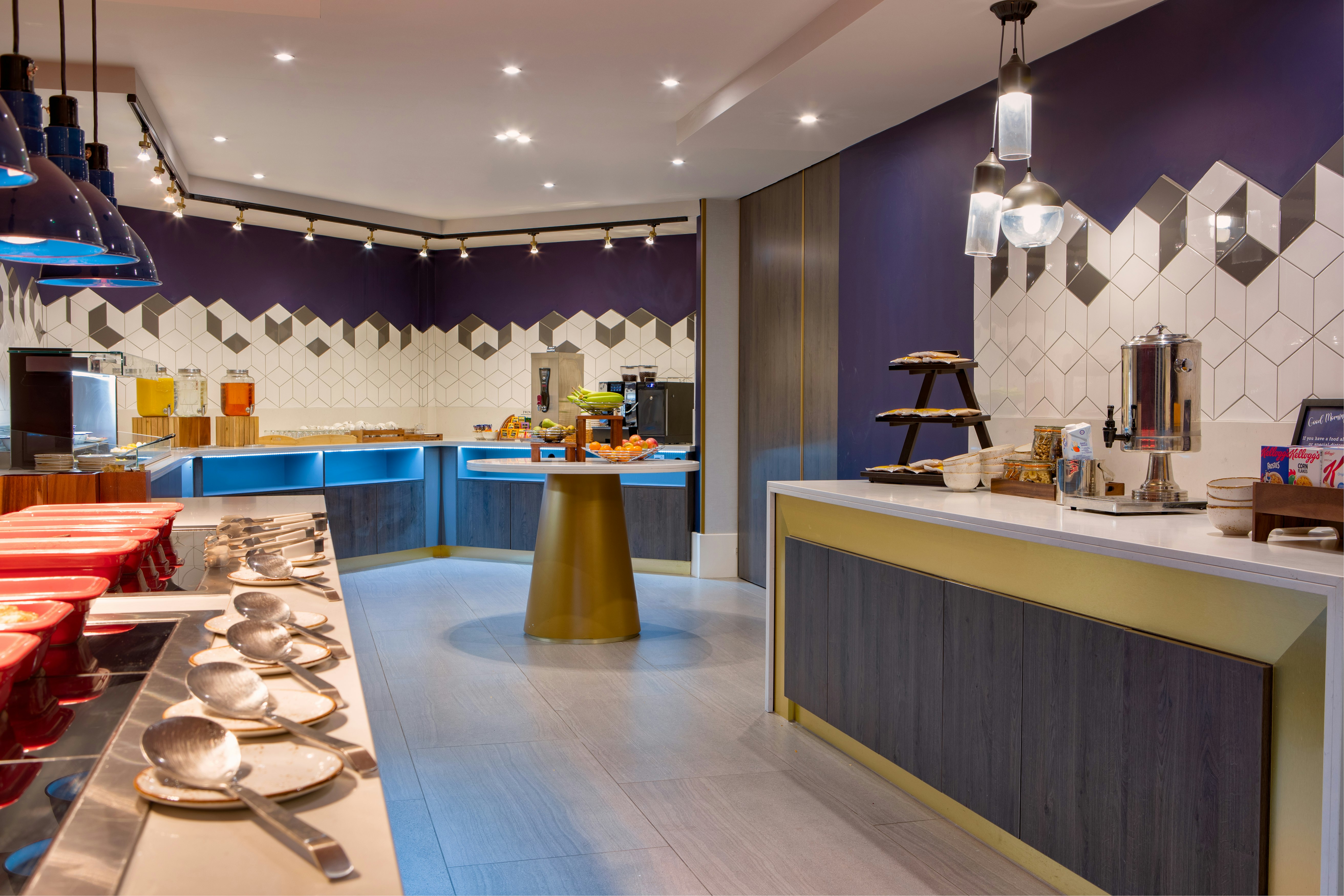 Lobby at DoubleTree by Hilton London Elstree, BOREHAMWOOD