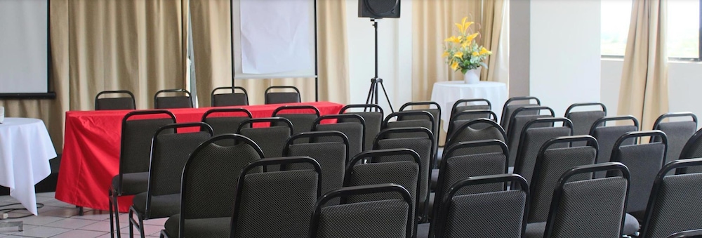 MONZA PALACE HOTEL 28/33