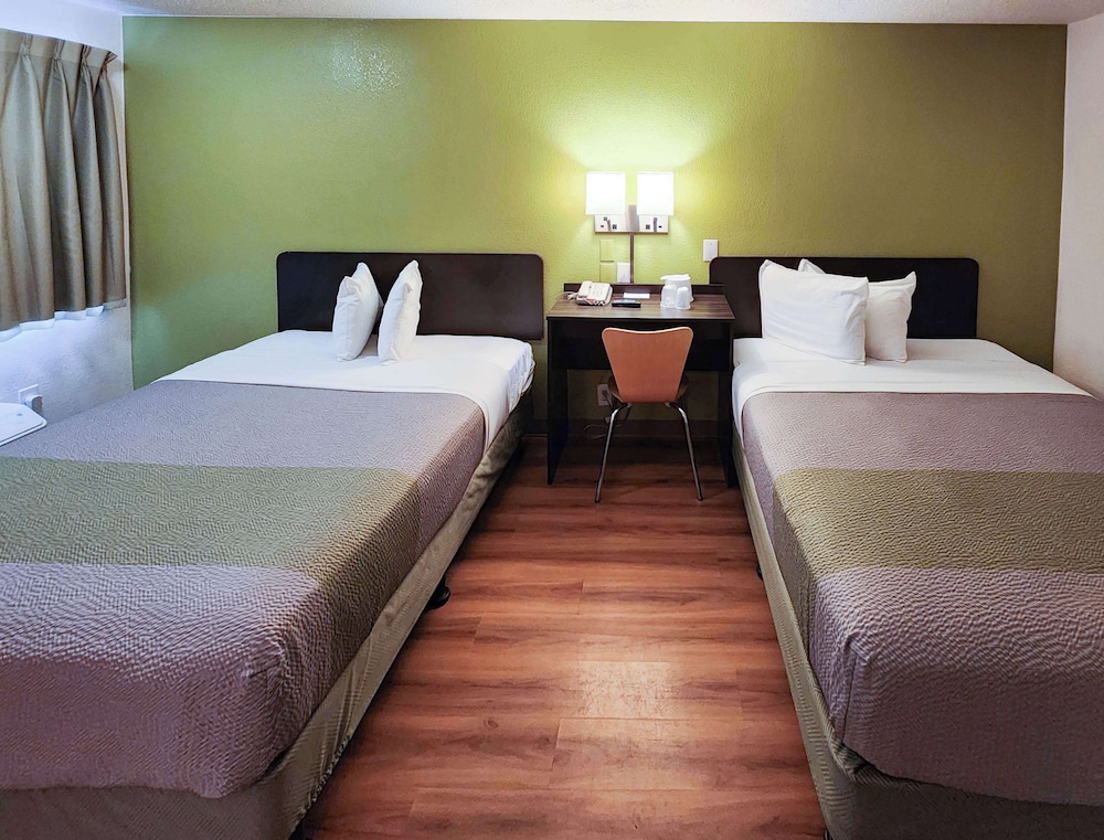 Motel6 Baytown, TX - Baytown East 41/63
