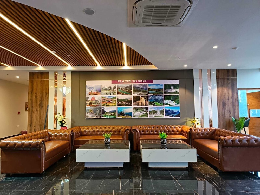 SPT Clarks Inn Suite Mandi 17/22