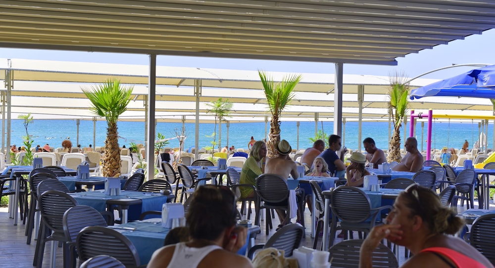 Sunmelia Beach Resort Hotel & Spa 30/50
