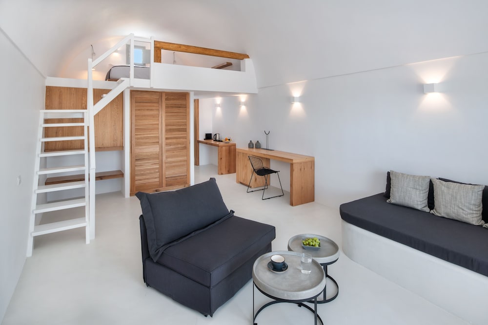 June Twenty Suites 33/50