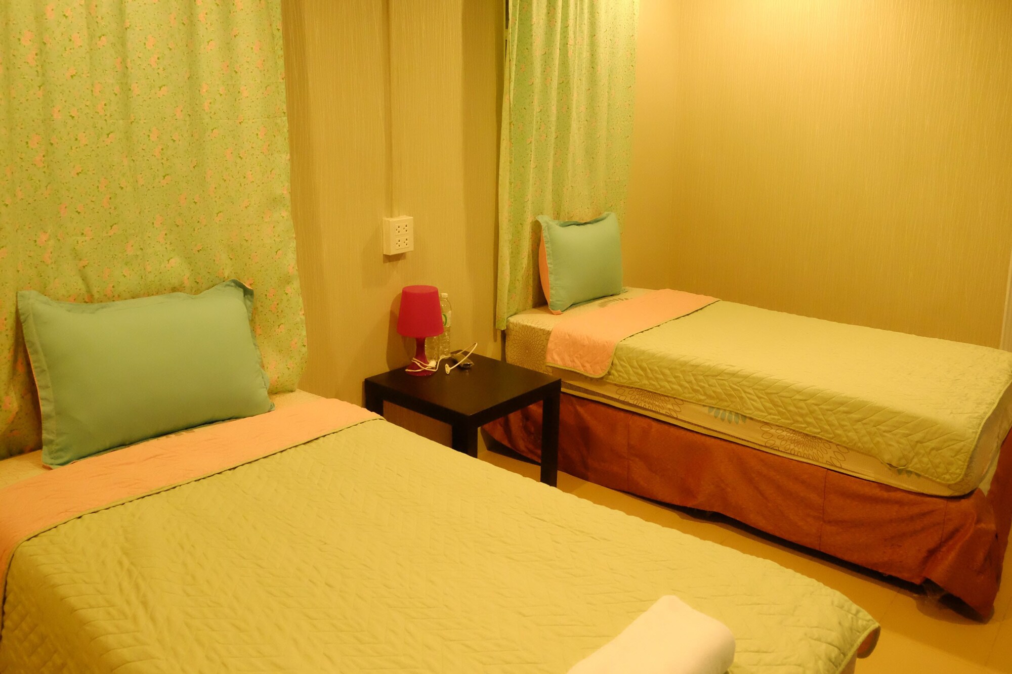 STANDARD, TWIN BEDS