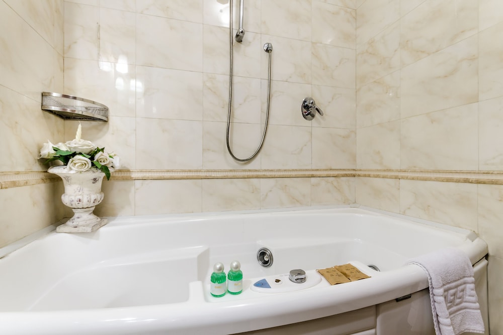 Luxury Rooms H 2000 Roma 34/53
