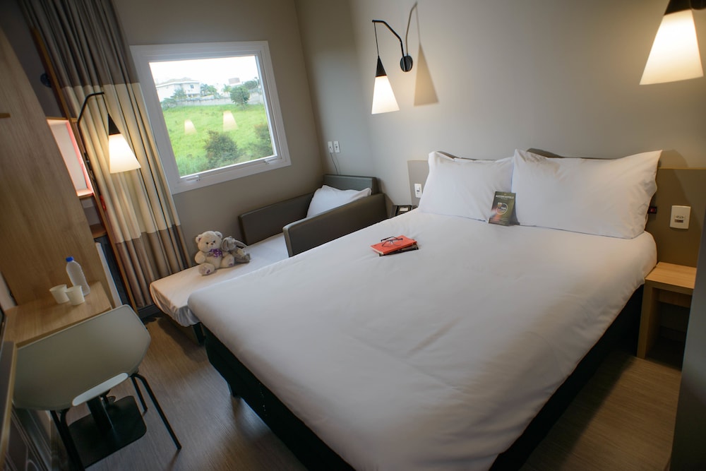 Ibis Itatiba 18/50