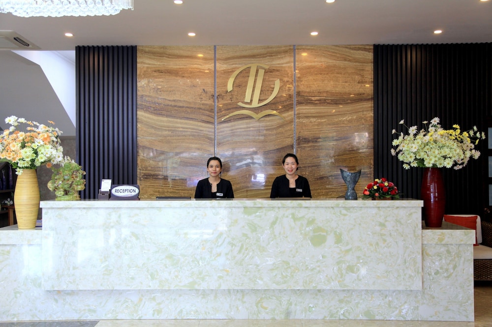 The Light Hotel Resort 11/70