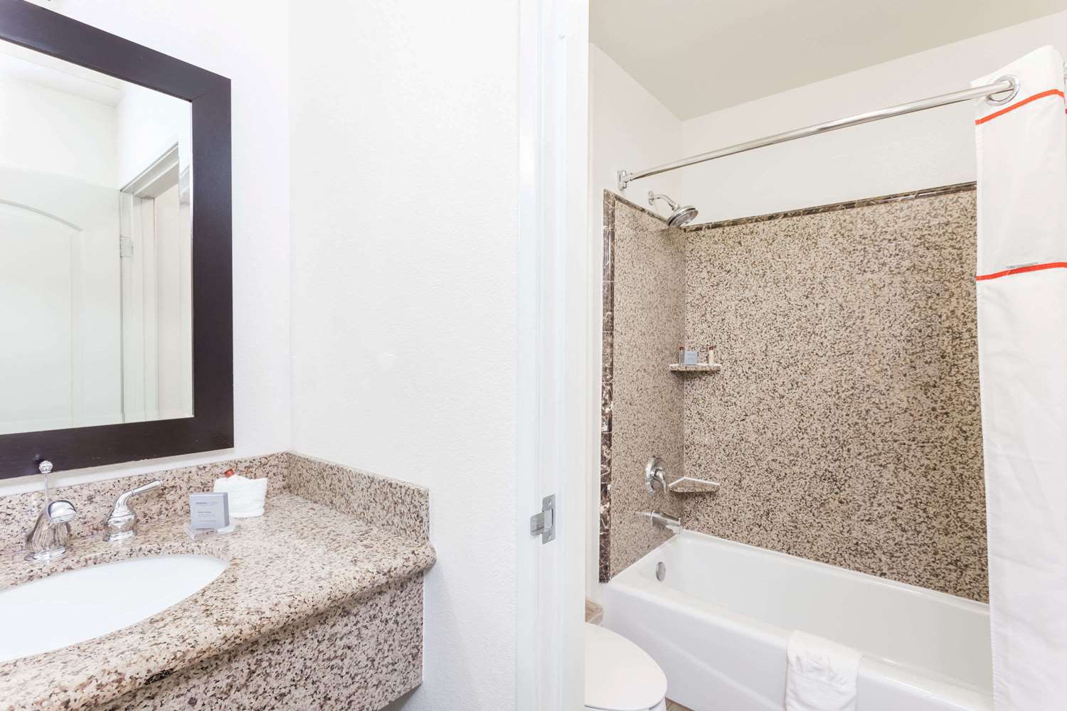 Hawthorn Suites By Wyndham Victorville 33/33