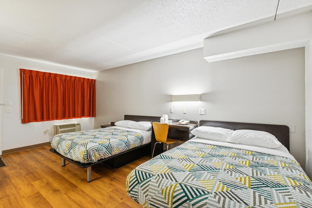 Motel6 Piscataway, NJ 33/63