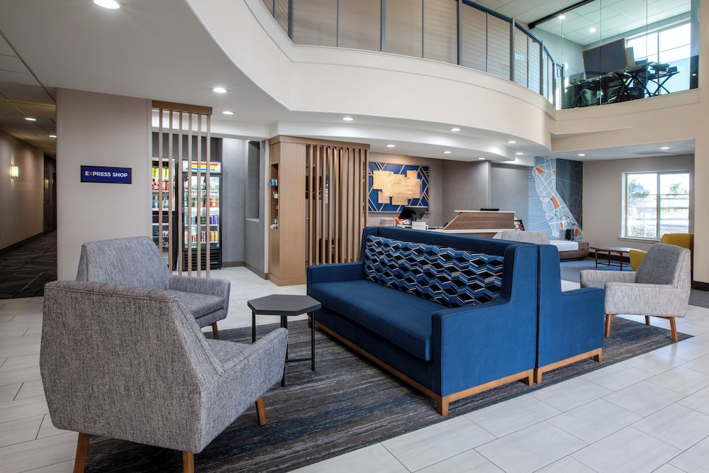 Holiday Inn Express & Suites Lathrop 42/61