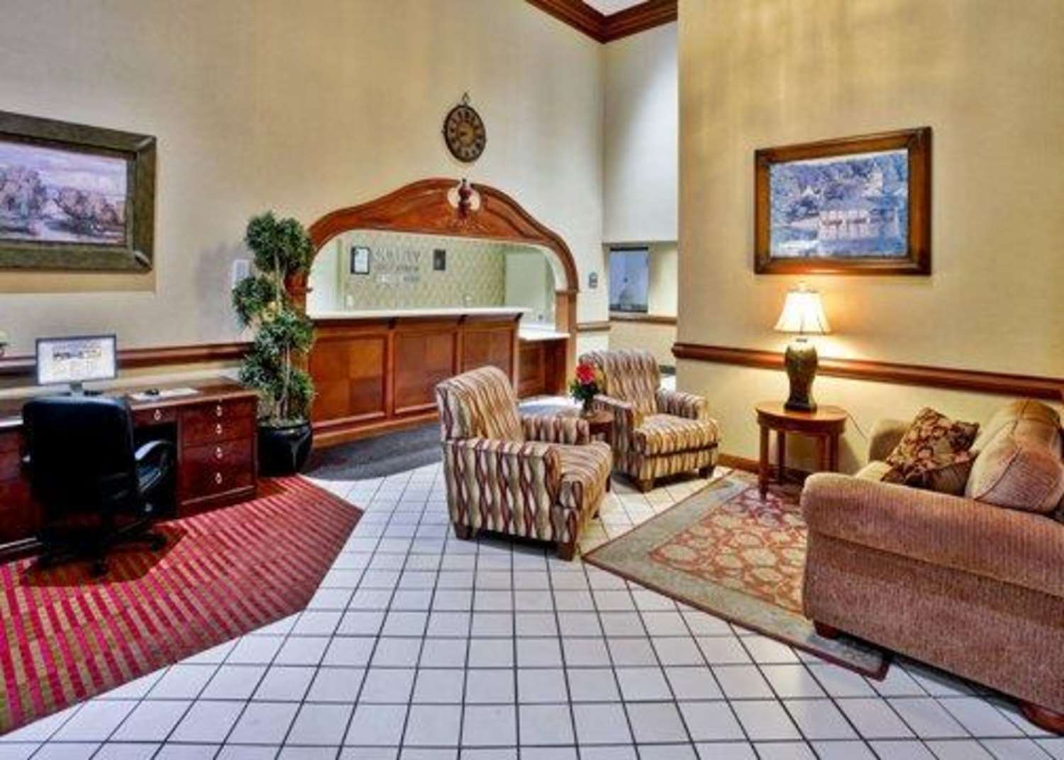 Quality Inn & Suites Somerset Downtown 4/5
