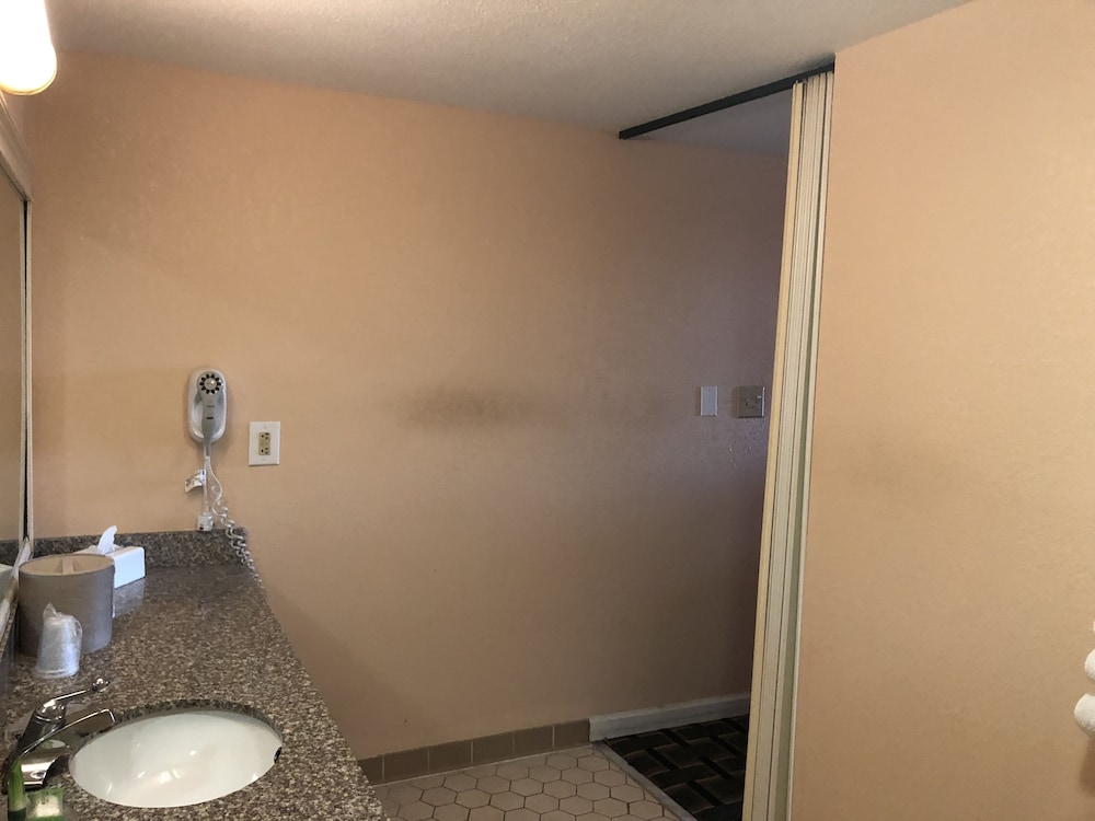 West Bank Inn 14/60