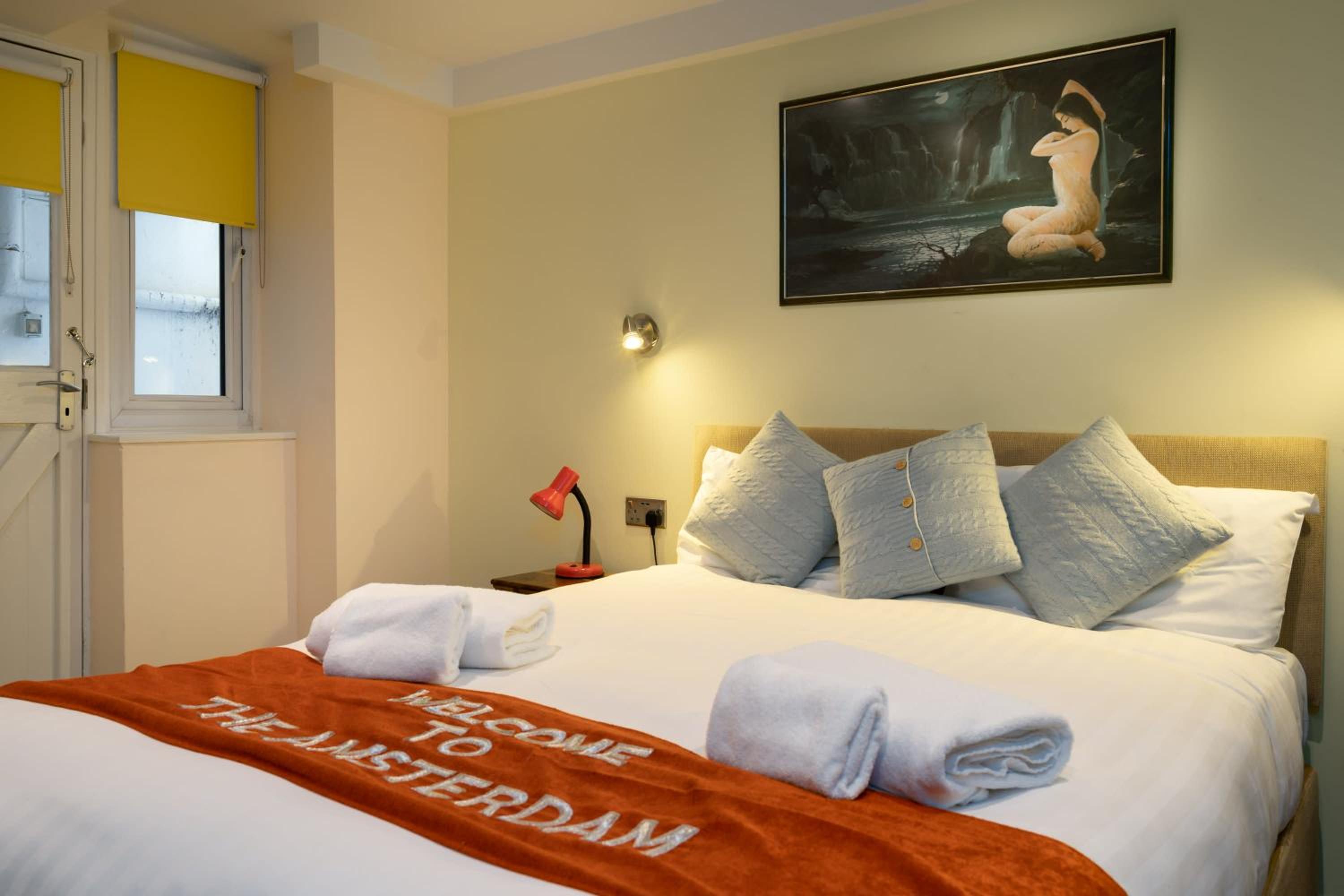 Basement, Suite, Double Bed